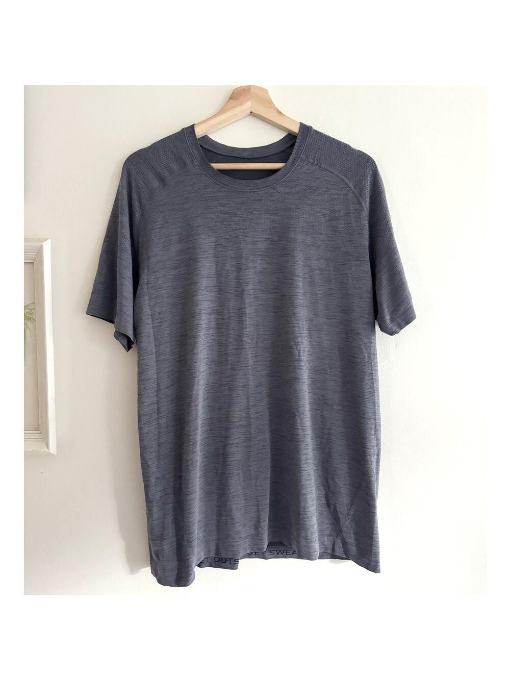 LULULEMON Metal Vent Tech Short Sleeve in Moonphase / Moon Blue Size Large